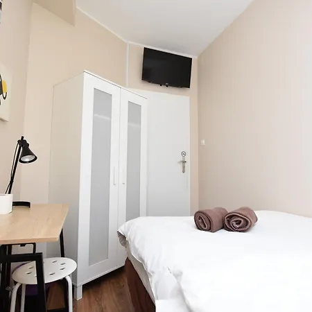 Dukes Aparthostel - Prywatne, Rynek Hostel Wrocław